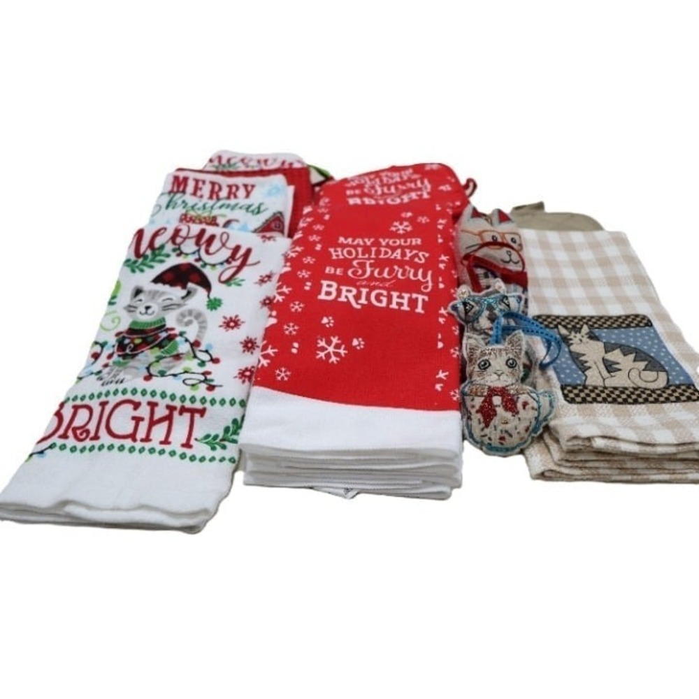 Christmas Cat Table and Kitchen Linens Ornaments 22 Pieces